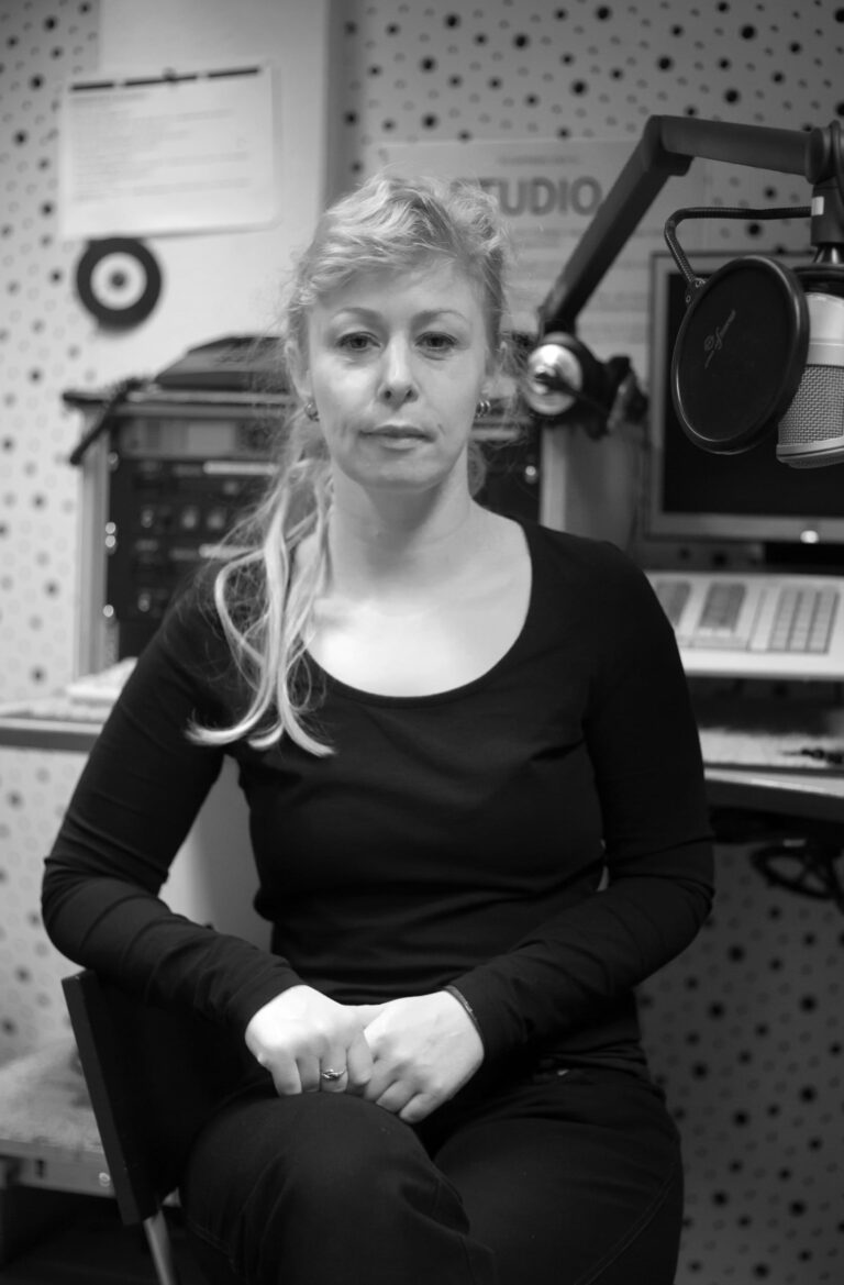 Mitarbeiterin eines freien Radios / Free Radio Contributor, 2013