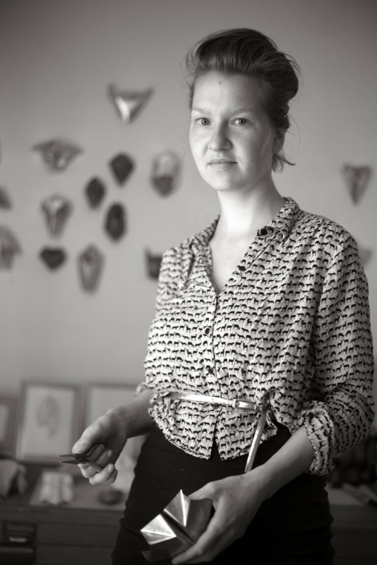 Schmuckkünstlerin / Jewellery Artist, 2013