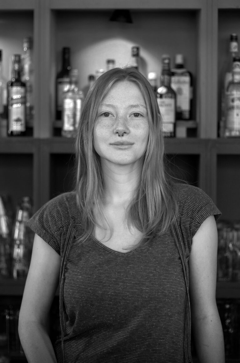 Barfrau / Bartender, 2013