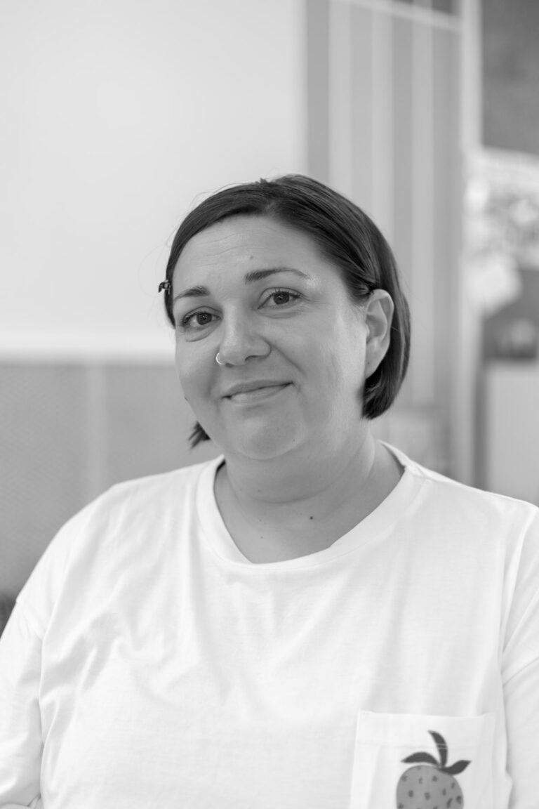 Teilnehmerin eines Sprachcafés / Participant in a Language Café