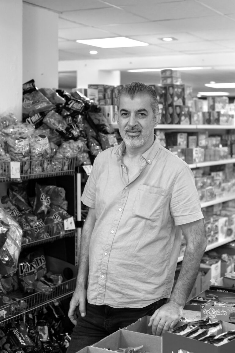 Betreiber eines Supermarktes / Supermarket Owner, 2025