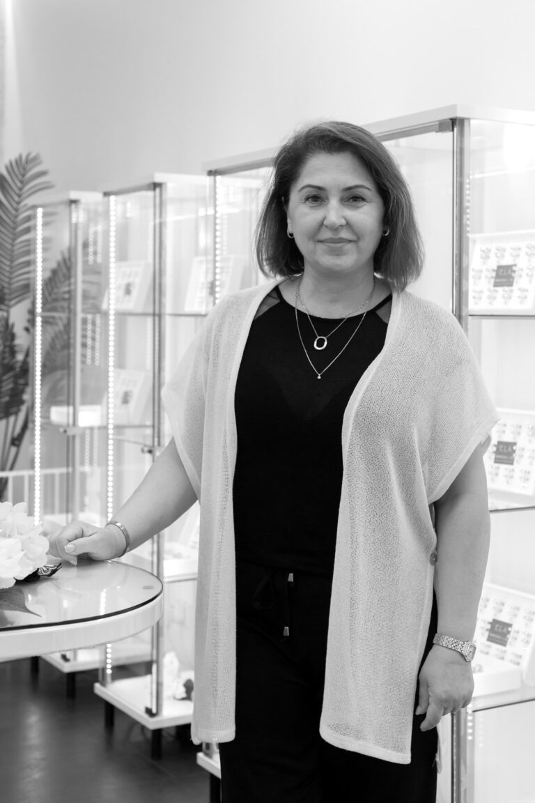 Betreiberin eines Schmuckgeschäftes / Jewellery Shop Owner, 2025